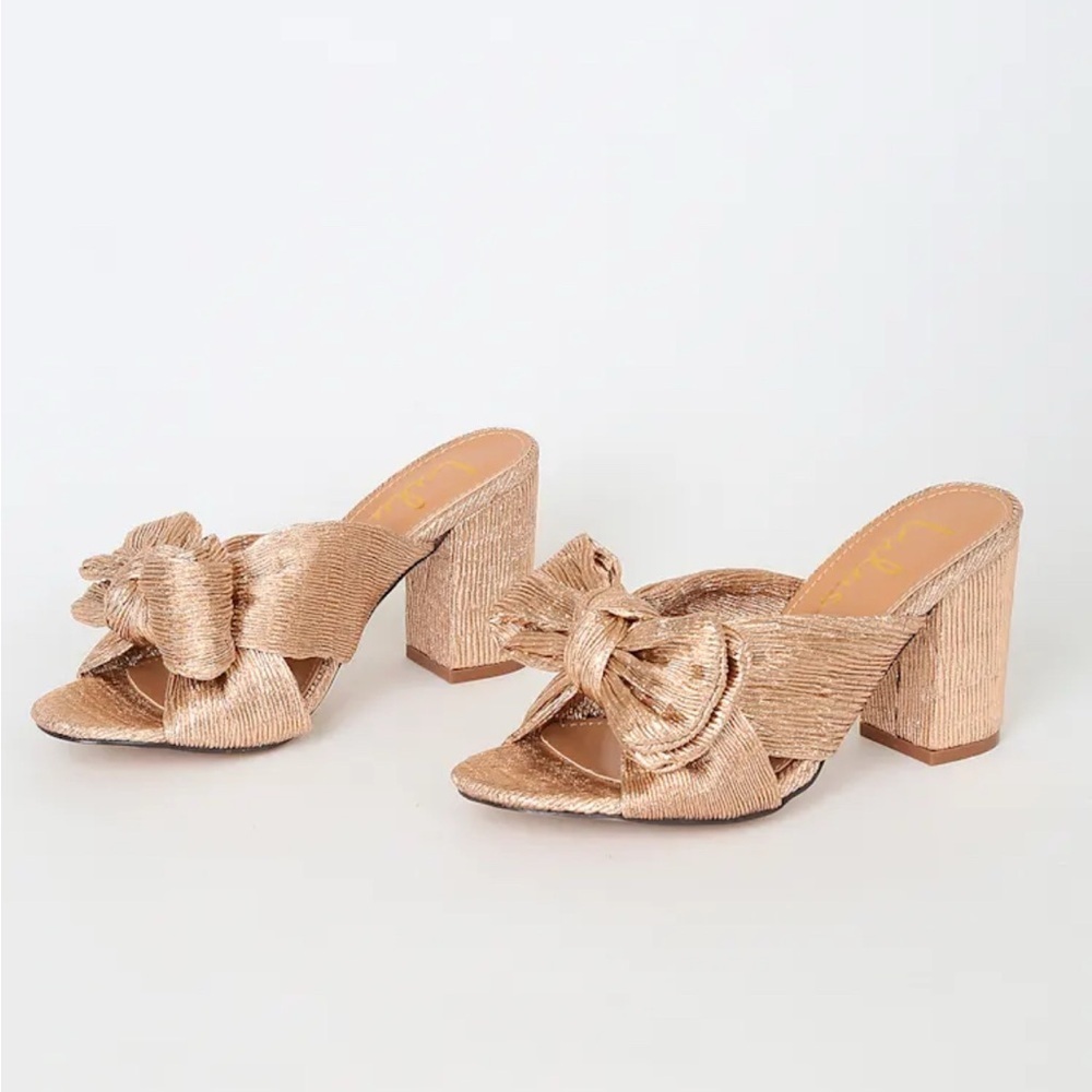 Lulu's Metallic Tan Bow Block Heel Mules